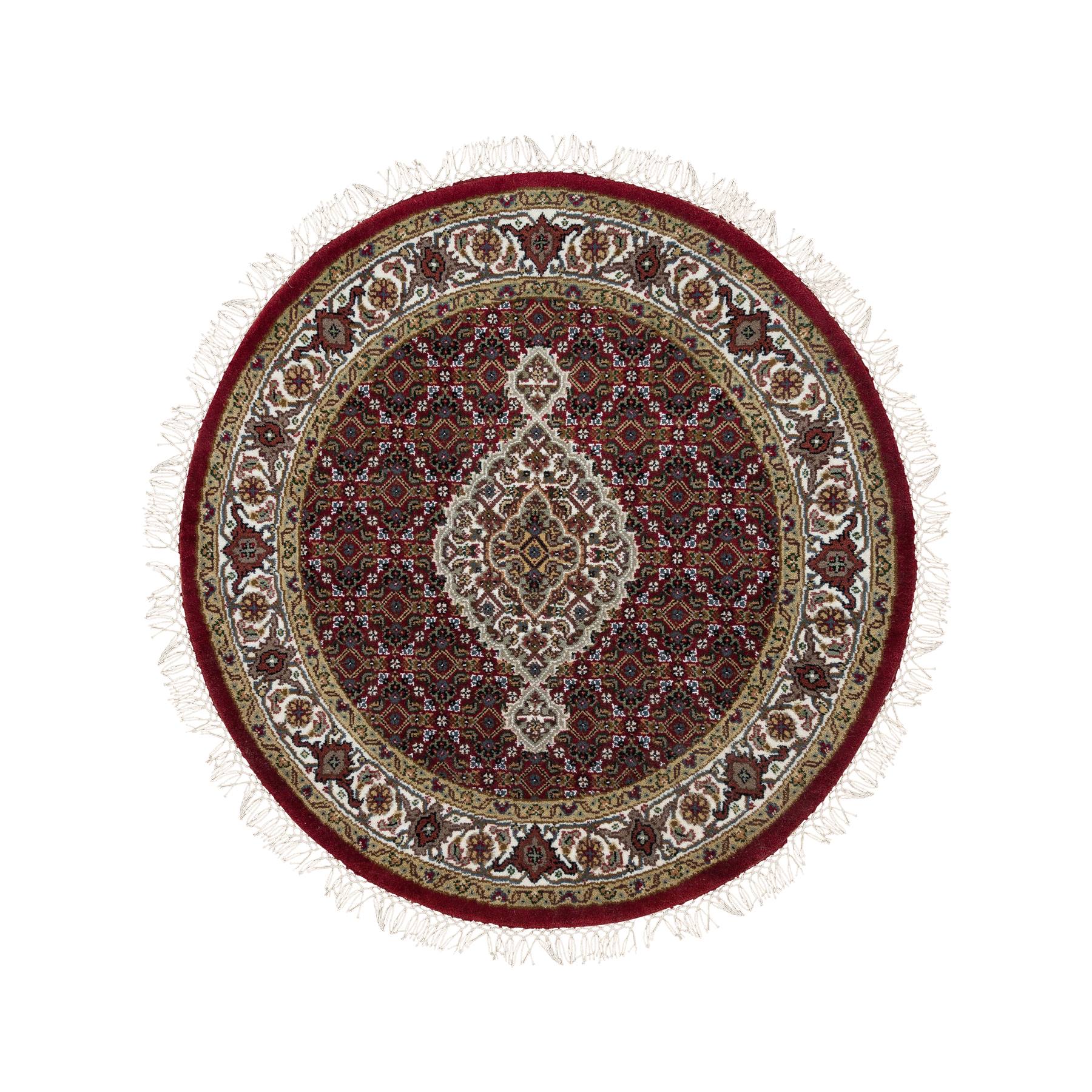 Traditional Rugs LUV585837
